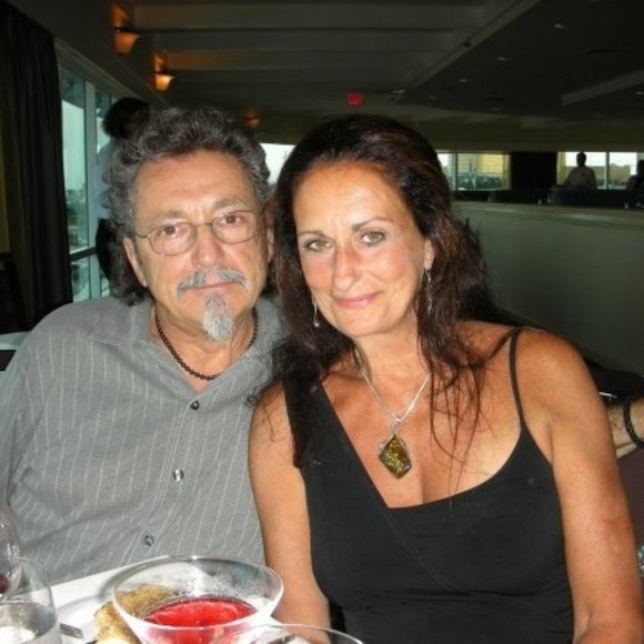 Meet your Posher, Lori - Picture 2 of 4